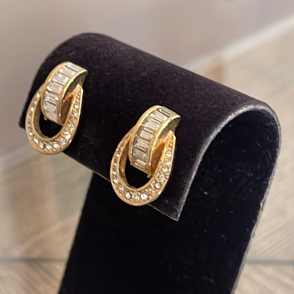 Vintage CHRISTIAN DIOR Door Knocker Clip On Earrings Gold Rhinestone Signed 70’s - Picture 4 of 17
